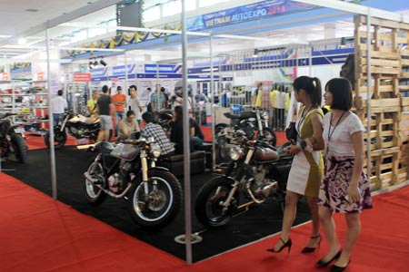 Gian hàng trưng bày các mẫu xe độ tại Vietnam AutoExpo 2014 
