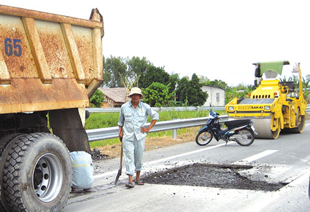 Sửa chữa đường Vị Thanh - Cần Thơ vì bị hư hỏng nặng