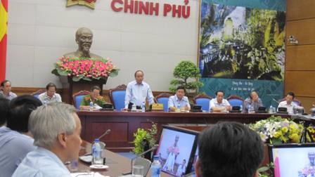 Phó thủ tướng Nguyễn Xuân Phúc cho rằng cần quyết liệt hơn nữa để giảm mạnh hơn số vụ TNGT