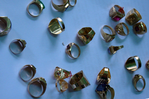 24 chiếc nhẫn Thảo và Sang đem bán, bị chủ tiệm phát hiện