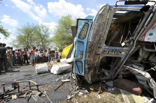 Tình trạng đường sá ở Ấn Độ là nguyên nhân gây ra nhiều tai nạn giao thông