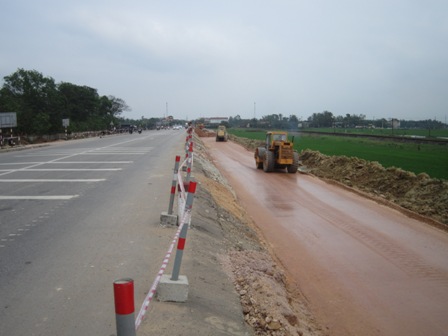 Thi công tại Dự án mở rộng QL1 qua tỉnh Thừa Thiên - Huế