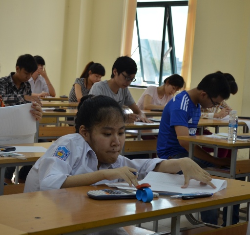 Thí sinh Nguyễn Thị Mai Phương trong phòng thi