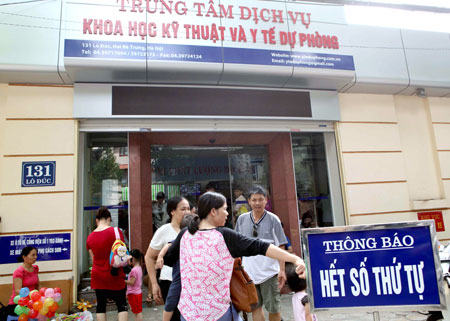 10h sáng ngày 7/7 điểm tiêm chủng 131 Lò Đúc, Hà Nội thông báo tạm dừng tiêm vaccine 
