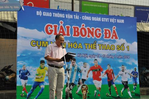 Phó Bí thư Đảng ủy Tổng cục Đường bộ phát biểu khai mạc giải bóng đá 