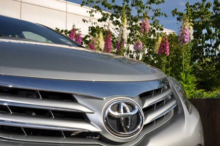 Toyota đang cân nhắc tăng giá xe ở một số thị trường đang phát triển