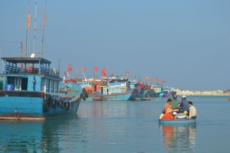 Ngư dân tỉnh Thừa Thiên Huế bám biển đánh bắt hải thủy sản