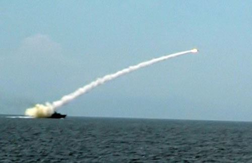 Cận cảnh 2 tàu pháo-tên lửa đầu tiên do Việt Nam đóng - 11