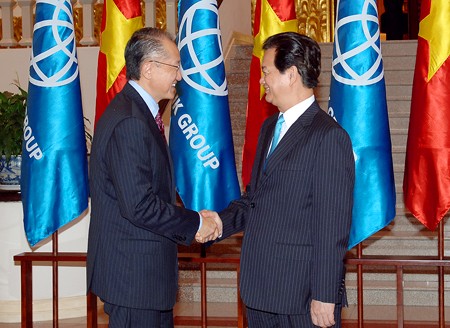 Thủ tướng Nguyễn Tấn Dũng tiếp ông Jim Yong Kim, Chủ tịch Ngân hàng Thế giới. Ảnh: VGP/Nhật Bắc