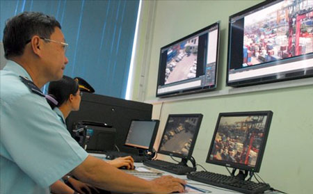 Giám sát hàng hóa xuất nhập khẩu thông qua hệ thống camera tại hải quan Hải Phòng