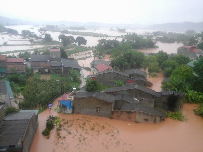 Theo báo cáo sơ bộ của UBND tỉnh Lạng Sơn, ngày 20/7 có ít nhất bốn người chết, trong đó ba người do lũ cuốn trôi và một người bị tai nạn do sửa nhà. 