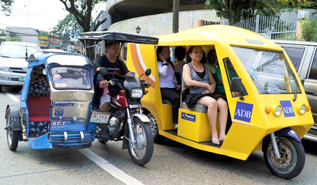 Khách du lịch đến Manila thường rất thích thú khi đi xe pedicab