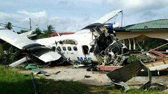 Ngày 15/9/1995, chiếc Fokker 50 số hiệu 2133 của MAS hạ cách bất thành xuống sân bay Tawau, Sabah, làm 34/53 người trên máy bay thiệt mạng.