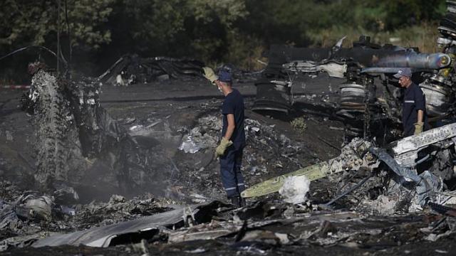 Nhân viên Bộ tình trạng khẩn cấp Ukraine tại hiện trường MH17 gặp nạn