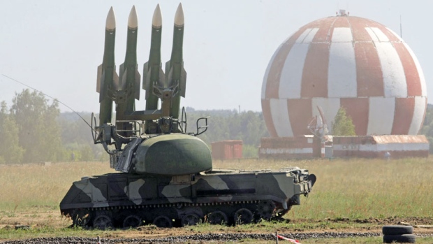 Bộ Quốc phòng Nga phủ nhận việc cung cấp tên lửa hoặc bất cứ một loại vũ khí nào khác cho phe ly khai ở miền Đông Ukraine