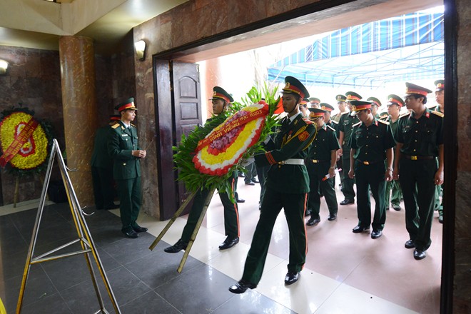 Lễ viếng và đưa tang anh sáng 22/7 tại Bệnh viện Quân y 103 (Hà Đông, Hà Nội) do Bộ Tư lệnh Phòng không Không quân tổ chức, theo nghi lễ quân đội.