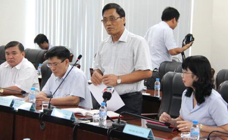 Phó Tổng Thanh tra Chính phủ Ngô Văn Khánh (người đứng) thông báo về việc công bố kết luận