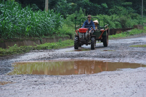 Nhiều tuyến đường tỉnh Đắk Lắk xuống cấp nghiêm trọng đang rất cần vốn