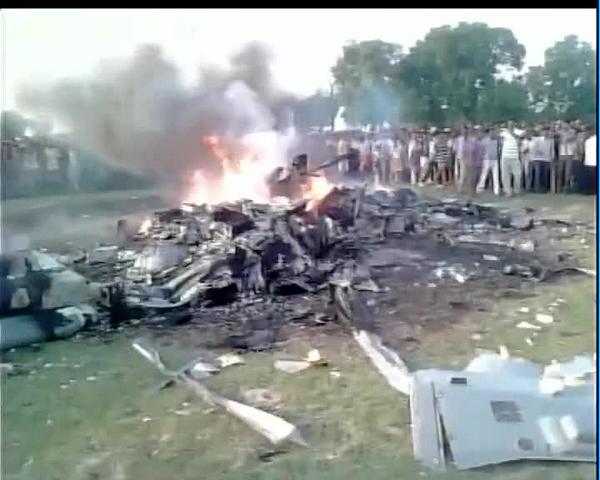 Hiện trường chiếc trực thăng của Không quân Ấn Độ rơi