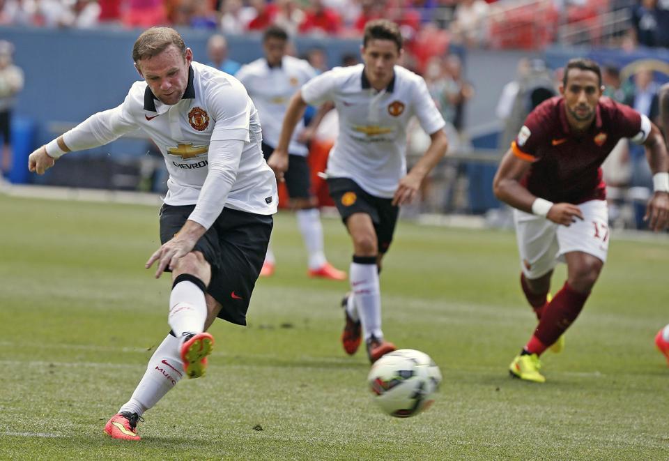 Rooney tiếp tục tỏa sáng với một cú đúp