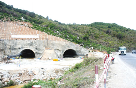 Đèo Cổ Mã thuộc Dự án hầm đường bộ Đèo Cả đã được khoan sâu hơn 100m