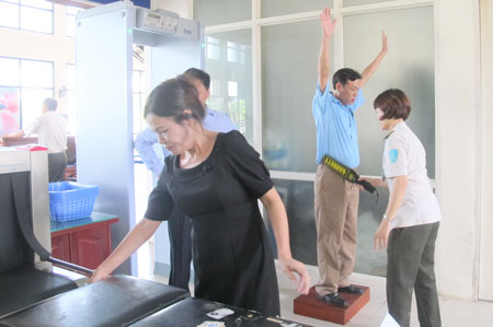 Kiểm tra an ninh hàng không tại sân bay Điện Biên