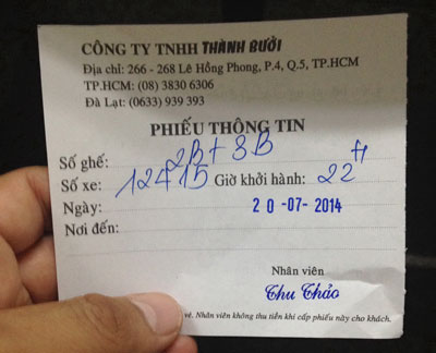 Phiếu thông tin mà nhà xe Thành Bưởi đưa cho khách hàng sau đó thu tiền trên xe