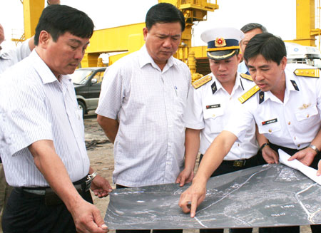 Bộ trưởng thị sát hệ thống đường kết nối cảng Cát Lái, cảng Phú Hữu