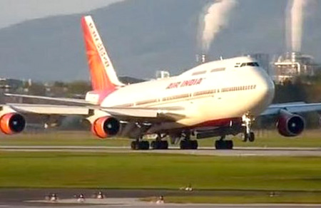Chuyên cơ loại Boeing 747-400 (hay còn gọi là Boeing 747-437 ở Ấn Độ) của Thủ tướng Ấn Độ.