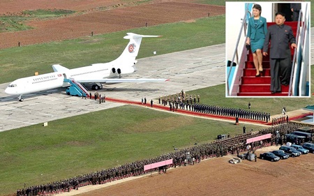 Chiếc chuyên cơ riêng của nhà lãnh đạo Triều Tiên - máy bay phản lực Ilyushin IL-62 do Nga sản xuất - lần đầu tiên đã lộ diện trước công chúng khi chở ông Kim Jong-un cùng phu nhân tới xem cuộc thi bay của các phi công quân sự hôm 10.5. 