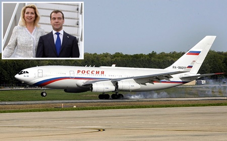 Thủ tướng Nga Dmitry Medvedev đi lại khắp nơi trên thế giới bằng chuyên cơ Ilyushin Il -96- 300. 