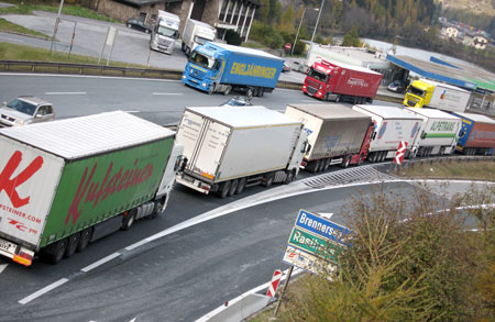 Xe tải là nguyên nhân khiến hạ tầng giao thông Đức xuống cấp và đã phải áp phí