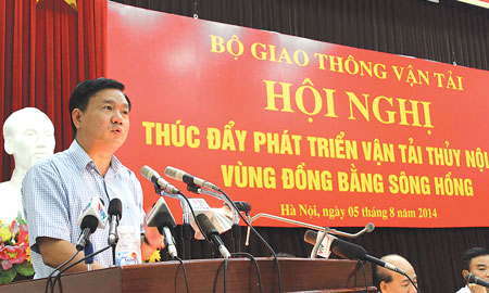 Bộ trưởng Đinh La Thăng phát biểu tại Hội nghị thúc đẩy phát triển vận tải thủy nội địa vùng Đồng bằng sông Hồng