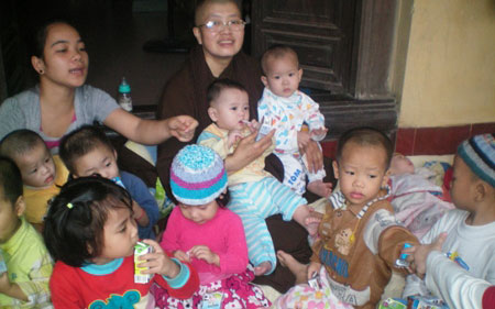 Chùa Bồ Đề từ lâu là nơi nuôi dưỡng rất nhiều trẻ em (Ảnh: ĐS&PL)