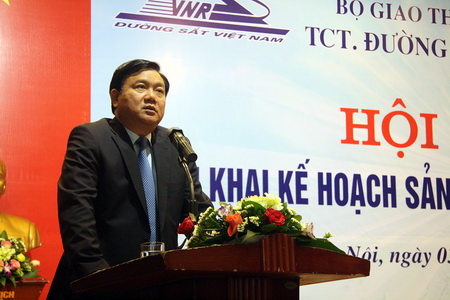Bộ trưởng Đinh La Thăng yêu cầu ngành Đường sắt phải quyết liệt đổi mới hơn nữa tạo sự thân thiện trong mắt người dân