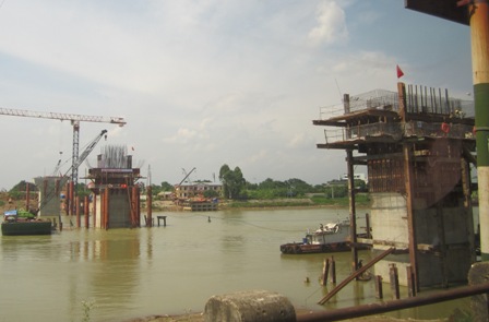 Cầu Việt Trì mới đã vượt lũ thành công và đảm bảo tiến độ theo yêu cầu của Bộ GTVT