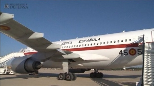 Chiếc máy bay của không quân Tây Ban Nha được sử dụng để vận chuyển Cha Miguel Pajares Ảnh: Reuters