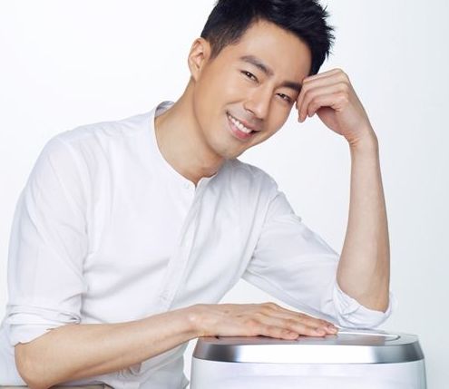 Jo In Sung là gương mặt quảng cáo mới nhất của nhãn hiệu đồ lót nữ Vivian