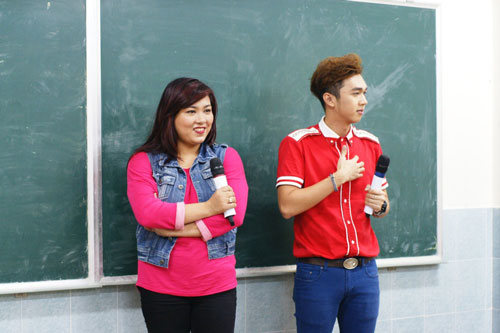 Đồng hành với ca sĩ Minh Thùy trong chương trình này là anh chàng rapper Kay Trần điển trai