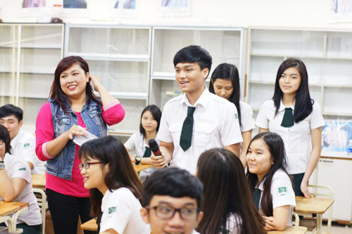 Mặc dù chỉ đoạt ngôi vị Á quân Vietnam Idol 2014, nhưng Minh Thùy lại chiếm trọn tình cảm từ phía khán giả không chỉ bởi giọng hát hay bản năng, mà còn bởi giọng cười lanh lảnh như chuông và vẻ đẹp mũm mĩm chân chất 