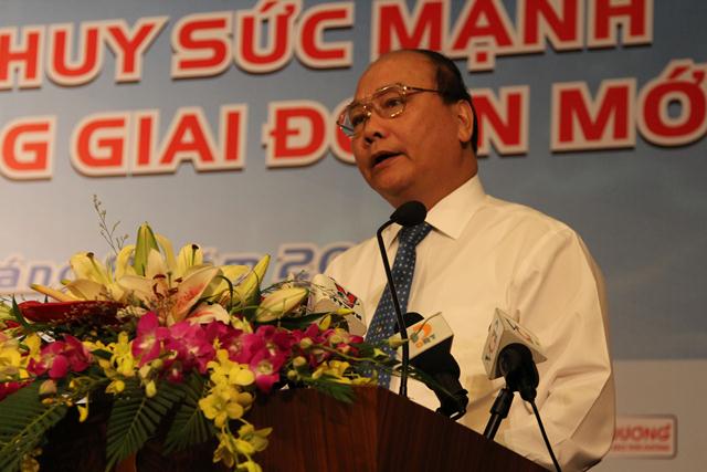 Phó Thủ tướng Chính phủ Nguyễn Xuân Phúc phát biểu chỉ đạo tại Diễn đàn kinh tế Miền Trung