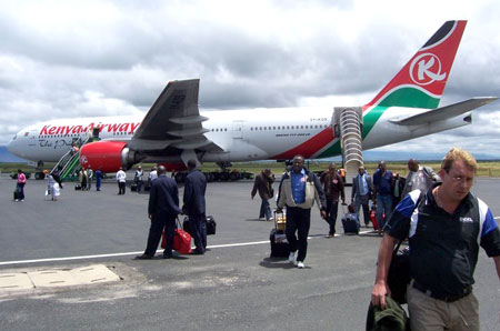 Kenya Airways sẽ tạm ngừng các chuyến bay đến Thủ đô Freetown của Sierra Leone và Thủ đô Monrovia của Liberia