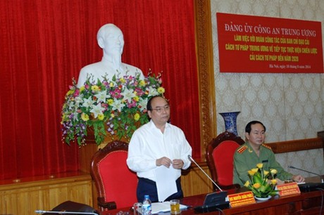 Phó Thủ tướng Nguyễn Xuân Phúc phát biểu tại cuộc làm việc