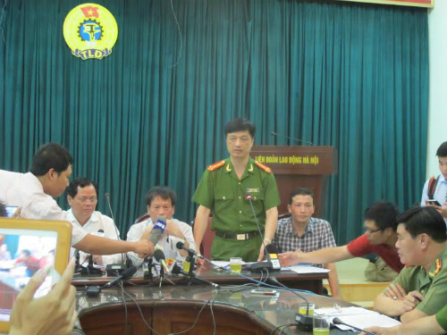 Đại tá Nguyễn Duy Ngọc, Phó Giám đốc Công an TP Hà Nội trả lời phóng viên trong buổi họp báo.