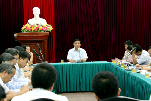 Bộ trưởng Đinh La Thăng chủ trì cuộc họp.