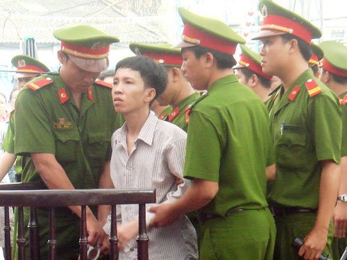 Nguyễn Quang Mạnh tại tòa (Ảnh: Thanh Niên)