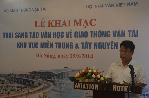 Ông Đỗ Nga Việt, Chủ tịch CĐ GTVT VN phát biểu tại Lễ khai mạc.