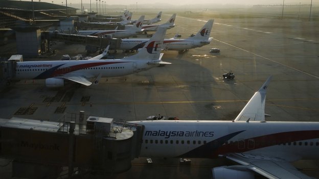 Cùng với cắt giảm nhân lực, Malaysia Airlines sẽ cắt giảm nhiều chuyến bay đường dài.jpg