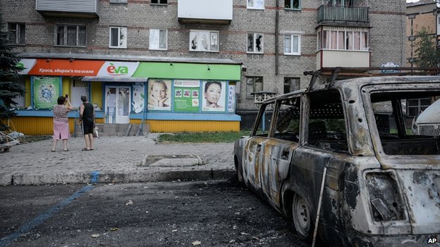 Thành phố Donetsk tan hoang sau những trận pháo kích