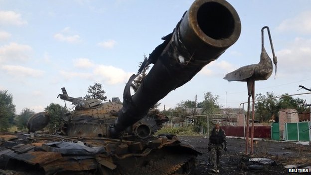 Chiếc xe tăng này bị phá huỷ trong cuộc chiến khốc liệt tại Savur-Mohyla, phía đông Donetsk